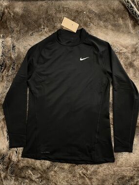 Nike Training Shirt Men’s L DH4806-010 Black Dri-fit Long sleeve crew neck  $55